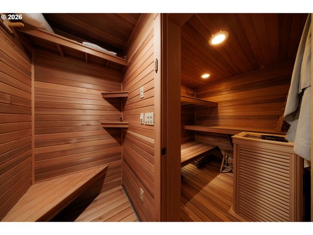 1949 GRAHAM Dr, Eugene, OR 97405