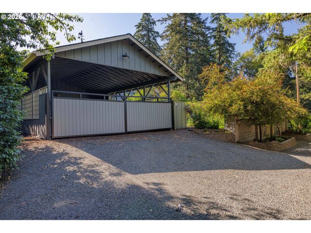 1949 GRAHAM Dr, Eugene, OR 97405