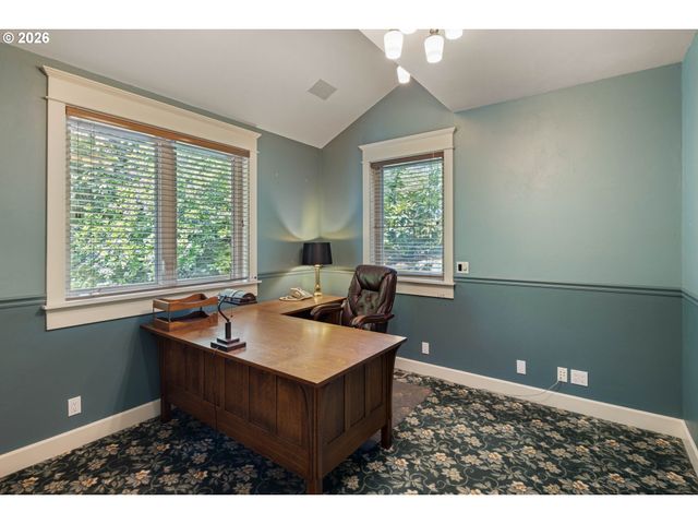 1949 GRAHAM Dr, Eugene, OR 97405