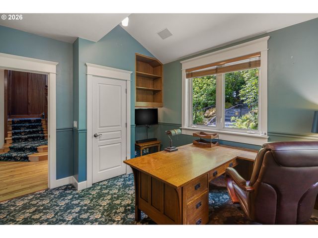 1949 GRAHAM Dr, Eugene, OR 97405