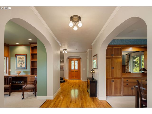 1949 GRAHAM Dr, Eugene, OR 97405