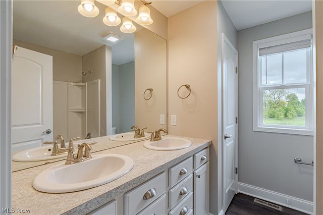 10194 Corbetts Lane, Twinsburg, OH 44087