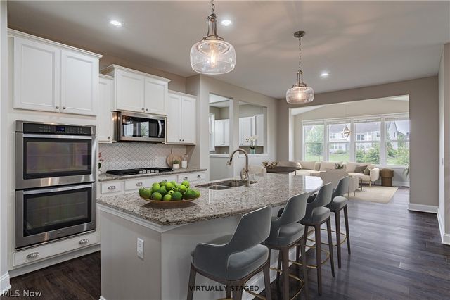 10194 Corbetts Lane, Twinsburg, OH 44087