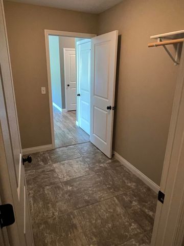3503 TIMBER RUN DR, Columbia, MO 65203
