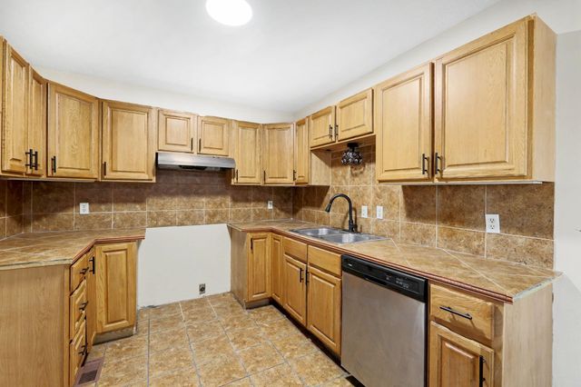 5213 E 20th St N, Wichita, KS 67208