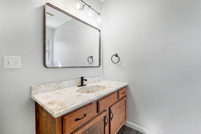 5213 E 20th St N, Wichita, KS 67208