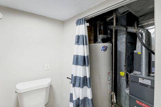 5213 E 20th St N, Wichita, KS 67208