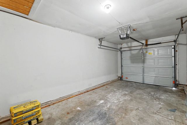 5213 E 20th St N, Wichita, KS 67208