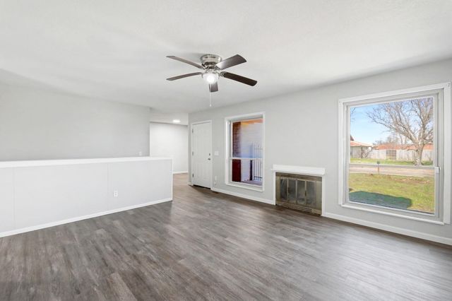 5213 E 20th St N, Wichita, KS 67208