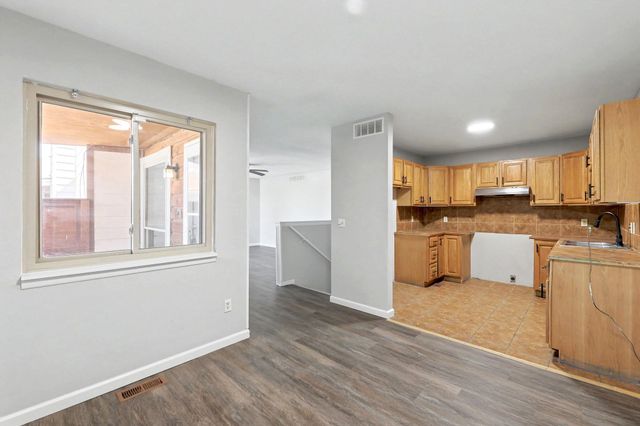 5213 E 20th St N, Wichita, KS 67208