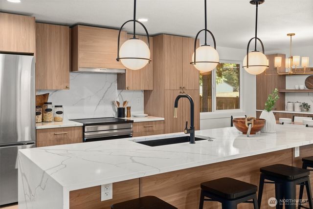 10406 115th Place NE, Kirkland, WA 98033