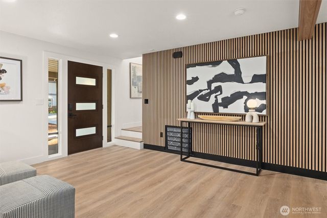 10406 115th Place NE, Kirkland, WA 98033