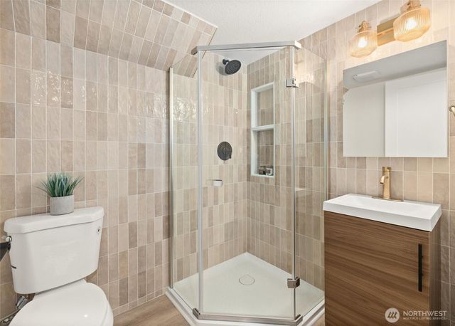 10406 115th Place NE, Kirkland, WA 98033