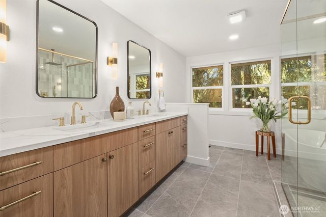 10406 115th Place NE, Kirkland, WA 98033