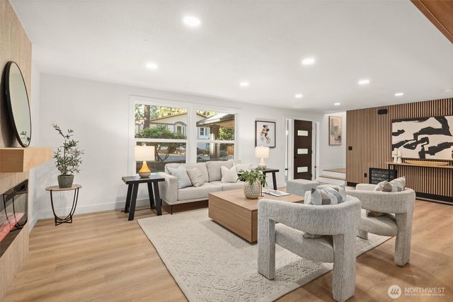 10406 115th Place NE, Kirkland, WA 98033