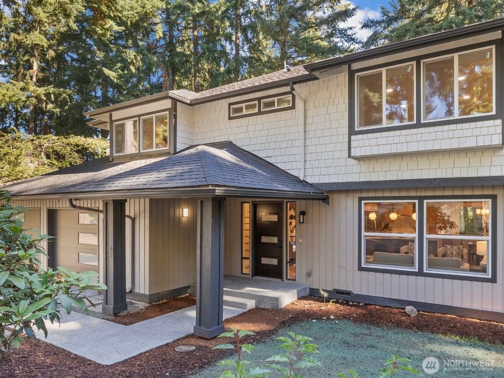 10406 115th Place NE, Kirkland, WA 98033