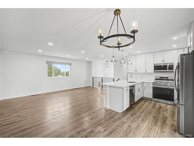 995 W Nolte Dr, Colorado Springs, CO 80916