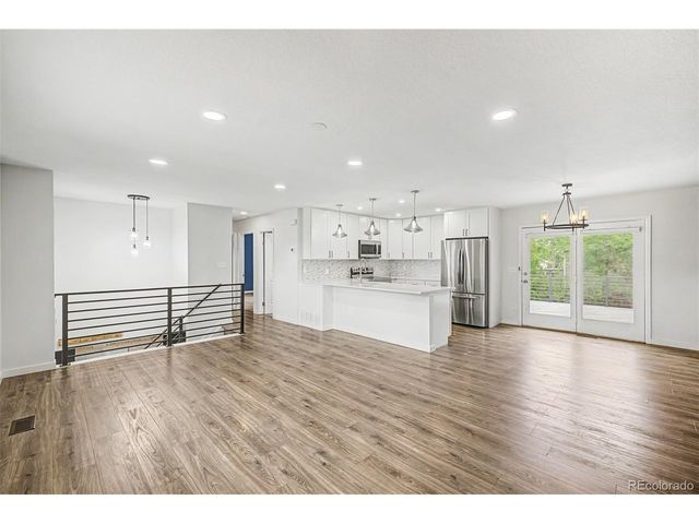 995 W Nolte Dr, Colorado Springs, CO 80916