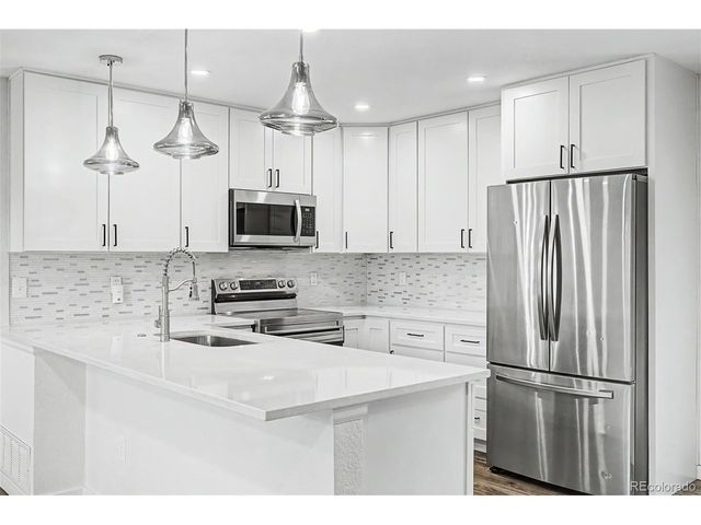 995 W Nolte Dr, Colorado Springs, CO 80916