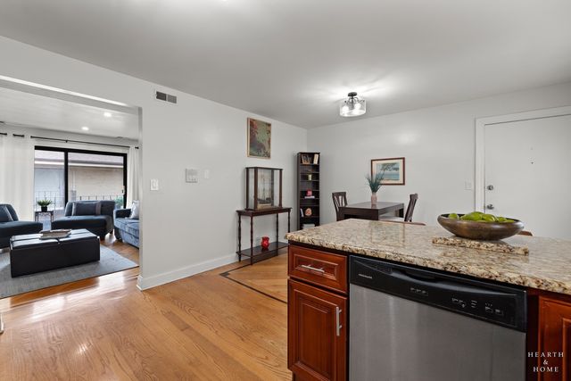 4208 N Keystone Avenue 3F, Chicago, IL 60641