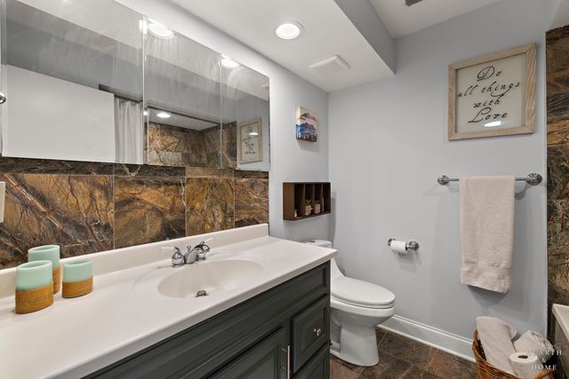 4208 N Keystone Avenue 3F, Chicago, IL 60641