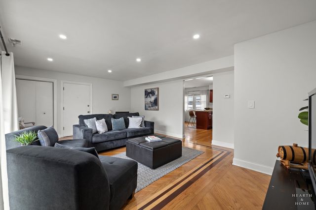 4208 N Keystone Avenue 3F, Chicago, IL 60641