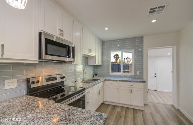 2030 W MONTE VISTA Road, Phoenix, AZ 85009
