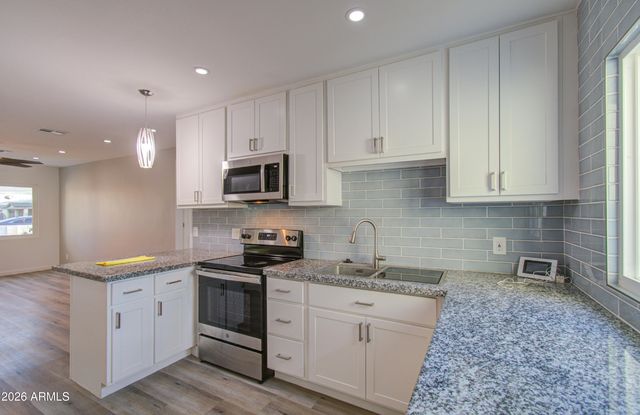 2030 W MONTE VISTA Road, Phoenix, AZ 85009