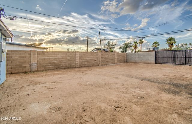 2030 W MONTE VISTA Road, Phoenix, AZ 85009