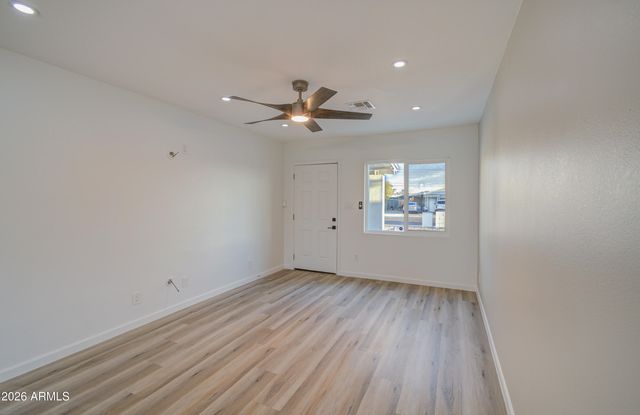 2030 W MONTE VISTA Road, Phoenix, AZ 85009