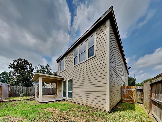 15818 Shoreline Terrace Drive, Houston, TX 77044