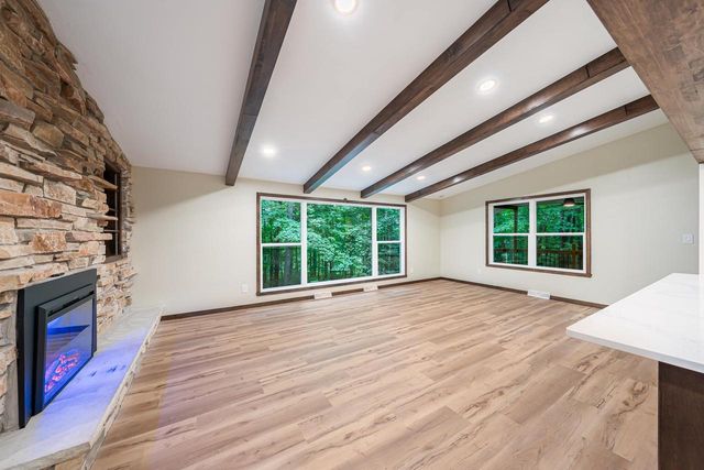 3973 W HIGHVIEW DRIVE, Appleton, WI 54913