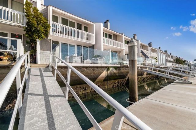 16435 Harbour Lane 13, Huntington Beach, CA 92649