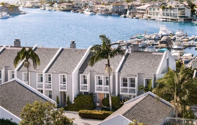 16435 Harbour Lane 13, Huntington Beach, CA 92649