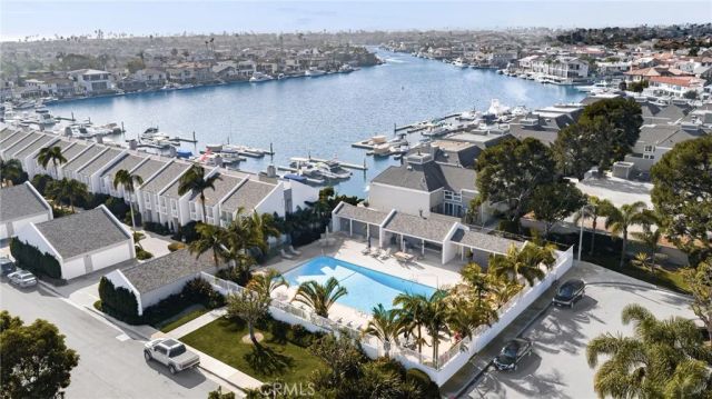 16435 Harbour Lane 13, Huntington Beach, CA 92649