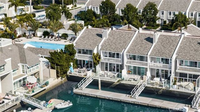 16435 Harbour Lane 13, Huntington Beach, CA 92649