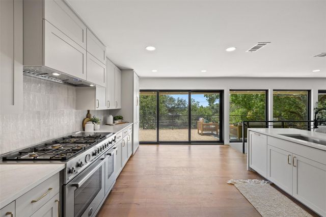 4905 Crestway DR, Austin, TX 78731