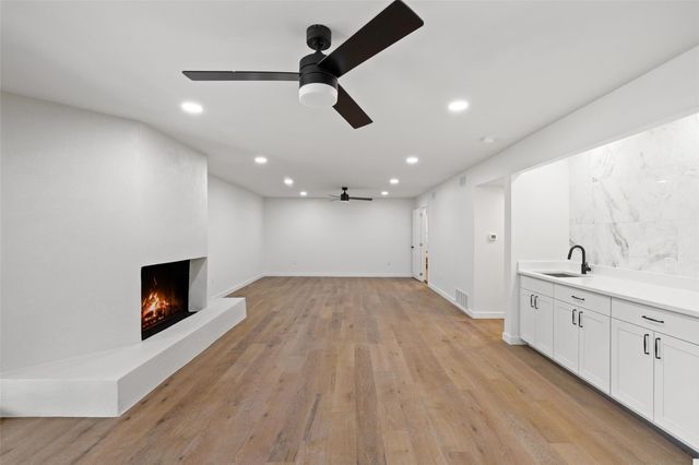 4905 Crestway DR, Austin, TX 78731