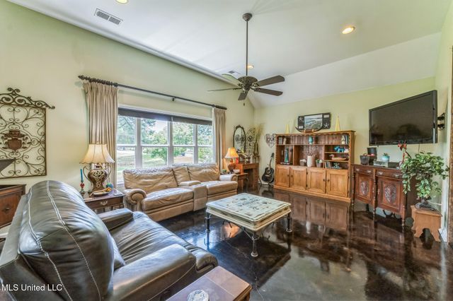 3831 Lake Village Cove, Olive Branch, MS 38654