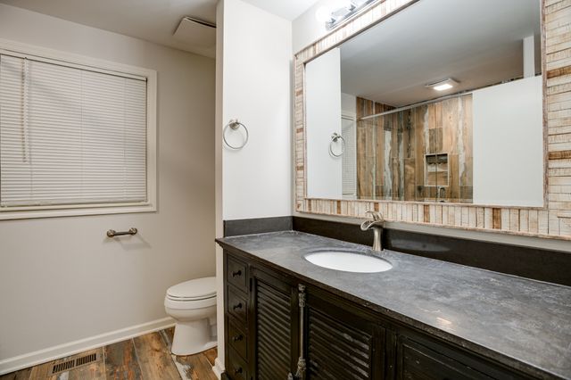 7453 Harrow Dr, Nashville, TN 37221