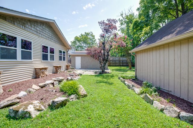 7453 Harrow Dr, Nashville, TN 37221