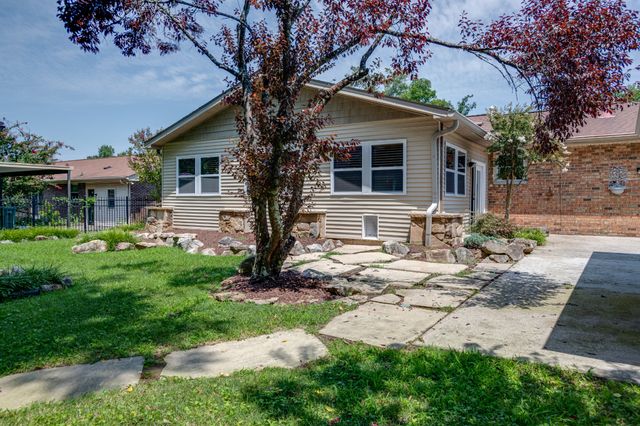 7453 Harrow Dr, Nashville, TN 37221
