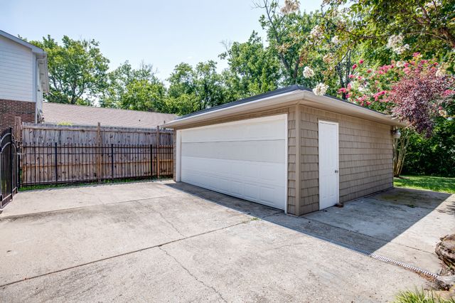 7453 Harrow Dr, Nashville, TN 37221