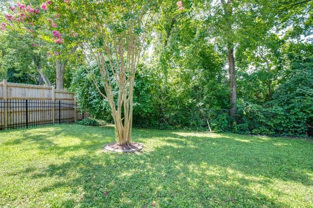 7453 Harrow Dr, Nashville, TN 37221