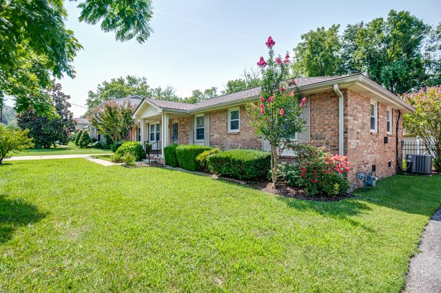 7453 Harrow Dr, Nashville, TN 37221
