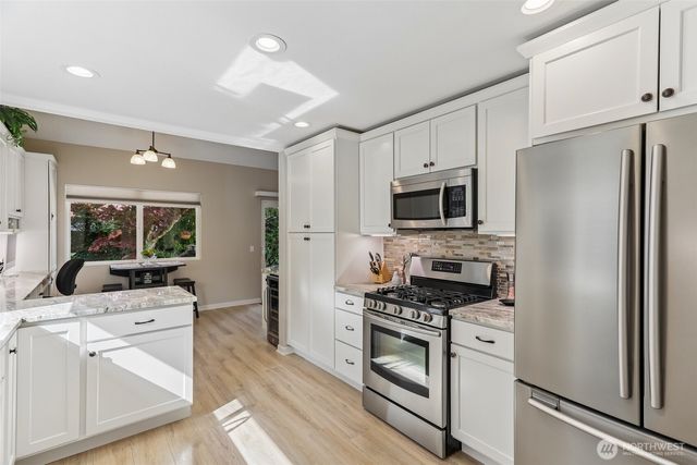 18906 SE 44th Place, Issaquah, WA 98027