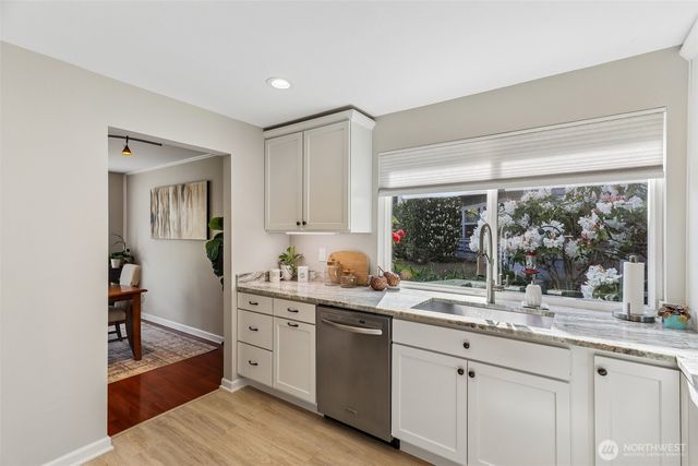 18906 SE 44th Place, Issaquah, WA 98027