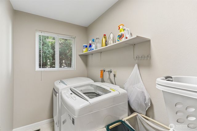 18906 SE 44th Place, Issaquah, WA 98027