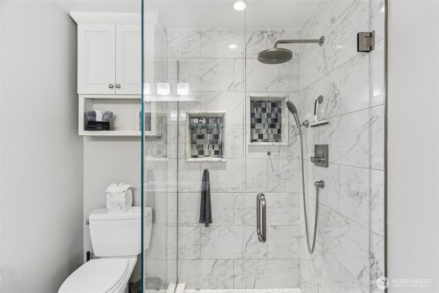 18906 SE 44th Place, Issaquah, WA 98027