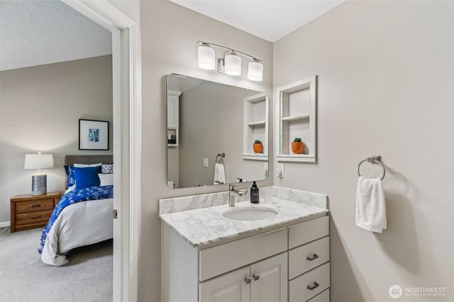 18906 SE 44th Place, Issaquah, WA 98027